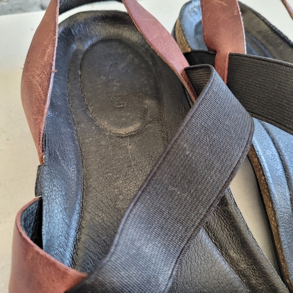 Keen Dauntless Leather Sandal - Picture 7 of 8